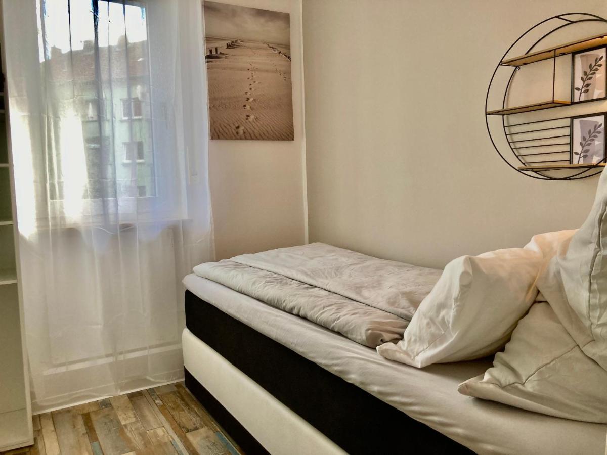 SaarApartments: Adults-Only Business & Holiday Stays with Netflix Saarbruecken Exterior photo